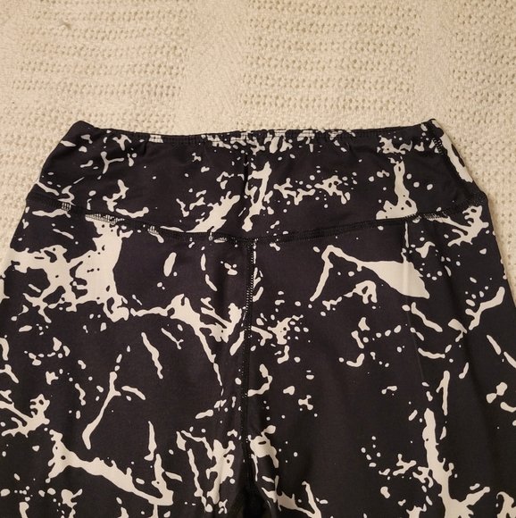 SHEIN TIE DYE LEGGINGS - Picture 2 of 6